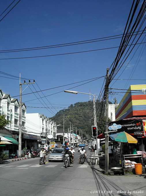 05.12.30.Phuket.LuangPho.jpg